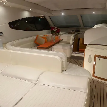 Portofino Yacht Charter 船屋