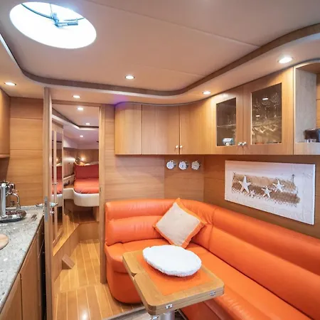Portofino Yacht Charter 船屋